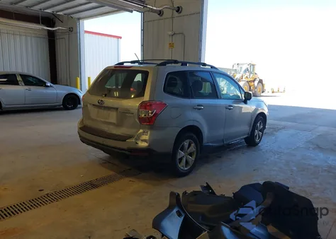 2015 Subaru Forester 2.5I Premium из США, поврежденный, VIN JF2SJADC2FH834590